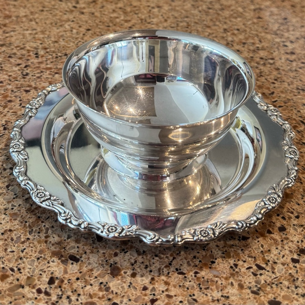Vintage Oneida Royal Provincial Plated Chip & Dip Bowl With Attached Dip Plate